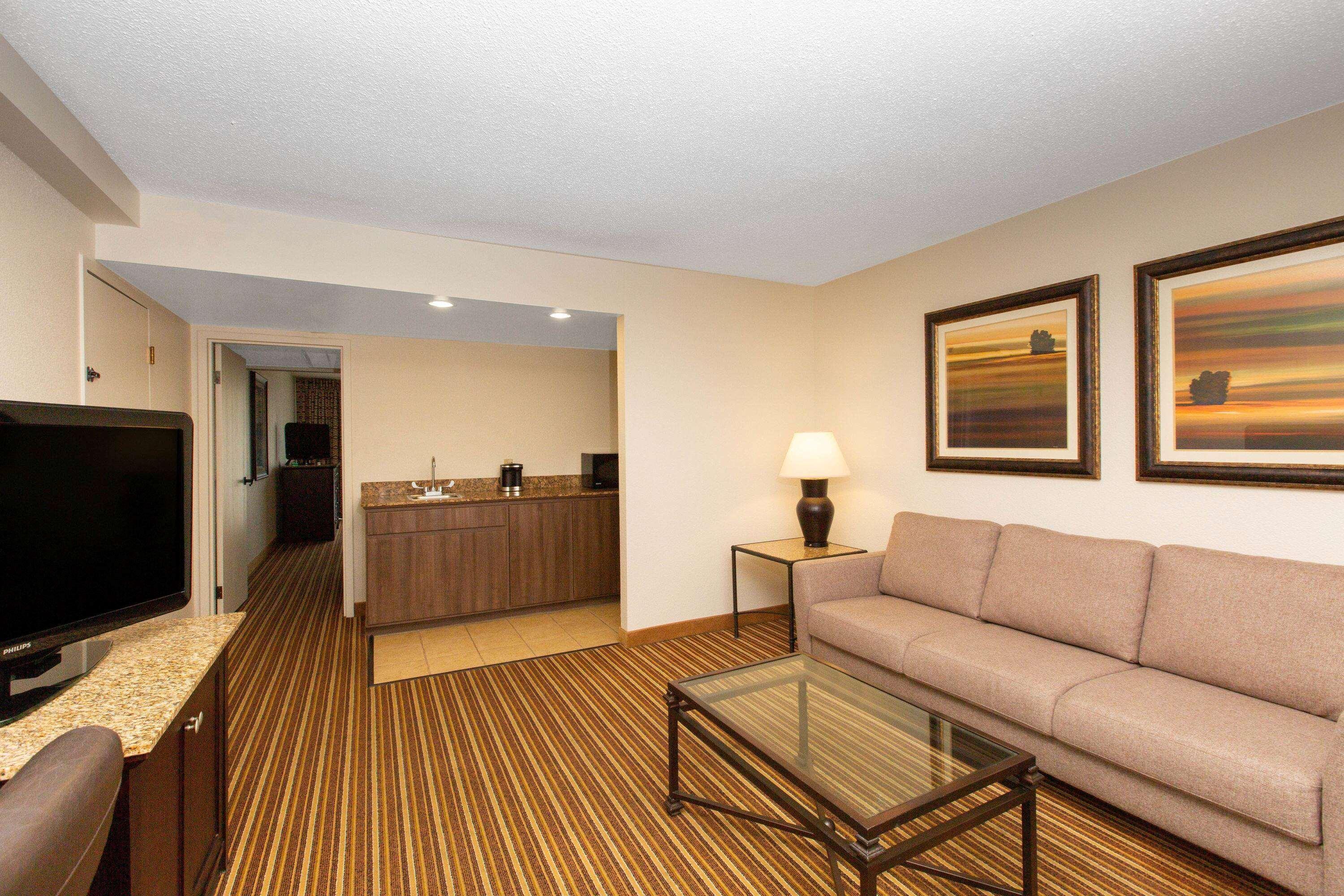 Aksarben Suites Trademark Collection By Wyndham Omaha Luaran gambar