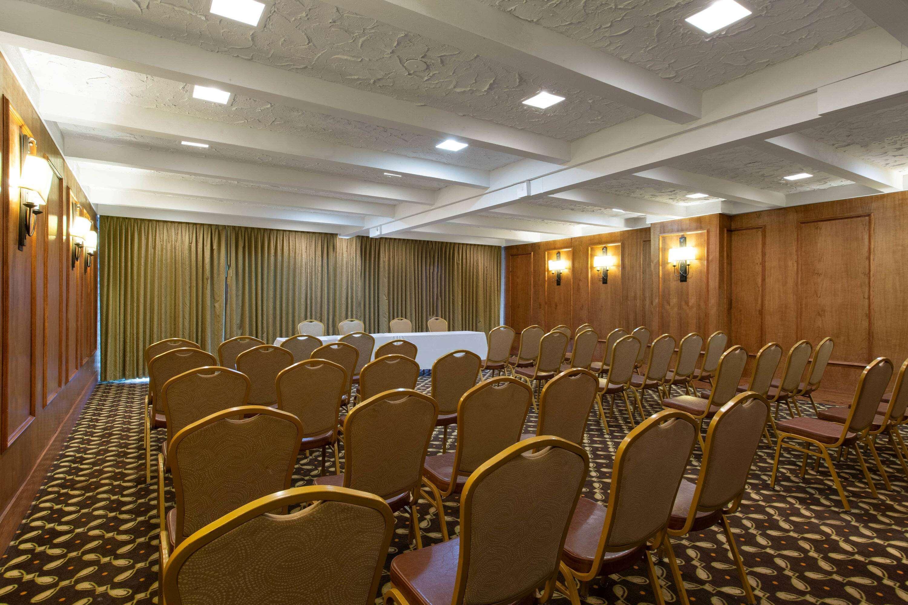 Aksarben Suites Trademark Collection By Wyndham Omaha Luaran gambar