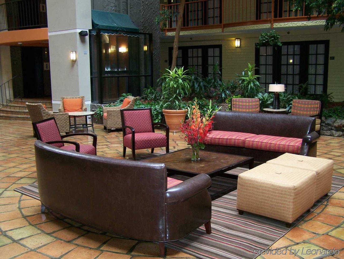 Aksarben Suites Trademark Collection By Wyndham Omaha Dalaman gambar